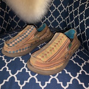 Sanuk Yellow Slip on Shoes Sz 5